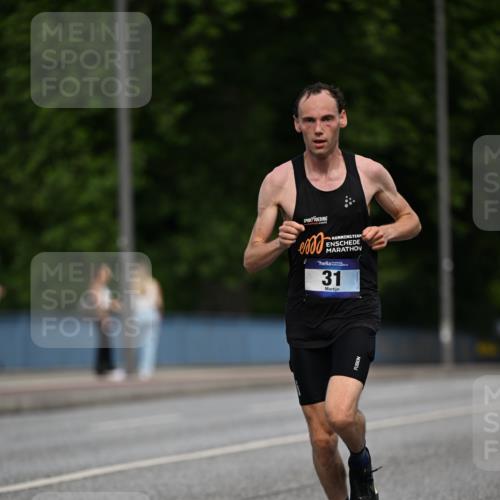29.06.2025 - hella hamburg halbmarathon Dr. Thomas Lammeyer http://msf.ph/oto/8151535 29.06.2025 09:40:01 Kennedybrücke 31 meine-sportfotos.de