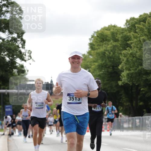 29.06.2025 - hella hamburg halbmarathon Jannik Wohlers http://msf.ph/oto/8151538 29.06.2025 10:14:44 Lombardsbrücke 1296, 1379, 1524, 1575, 1745, 2140, 2281, 3507, 3509, 3513, 3650, 3844, 4495, 4641, 5800, 5986, 6181, 6248, 6317, 7881, 8237, 8239, 8275, 8522, 8563, 8609, 8854, 9113, 9847, 9911, 9975, 10589, 10717, 11271, 11598, 11611, 11683, 12634, 13683, 13881, 14617, 14999, 15037, 15038, 16208, 16419, 17128, 17708, 17847, 18769, 18800, 18939 meine-sportfotos.de