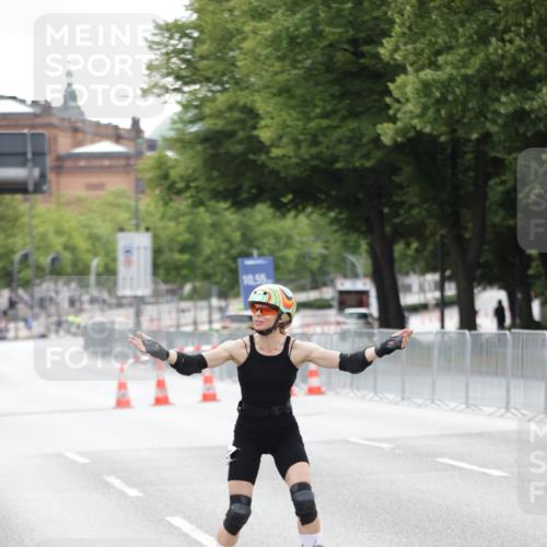 29.06.2025 - hella hamburg halbmarathon Jannik Wohlers http://msf.ph/oto/8151545 29.06.2025 09:21:29 Lombardsbrücke  meine-sportfotos.de