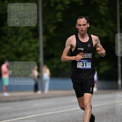 29.06.2025 - hella hamburg halbmarathon Dr. Thomas Lammeyer http://msf.ph/oto/8151546 29.06.2025 09:40:01 Kennedybrücke 31 meine-sportfotos.de