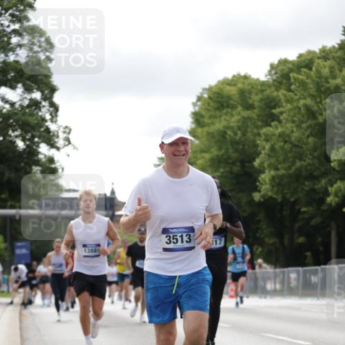 29.06.2025 - hella hamburg halbmarathon Jannik Wohlers http://msf.ph/oto/8151553 29.06.2025 10:14:44 Lombardsbrücke 1296, 1379, 1524, 1575, 1745, 2140, 2281, 3507, 3509, 3513, 3650, 3844, 4495, 4641, 5800, 5986, 6181, 6248, 6317, 7881, 8237, 8239, 8275, 8522, 8563, 8609, 8854, 9113, 9847, 9911, 9975, 10589, 10717, 11271, 11598, 11611, 11683, 12634, 13683, 13881, 14617, 14999, 15037, 15038, 16208, 16419, 17128, 17708, 17847, 18769, 18800, 18939 meine-sportfotos.de