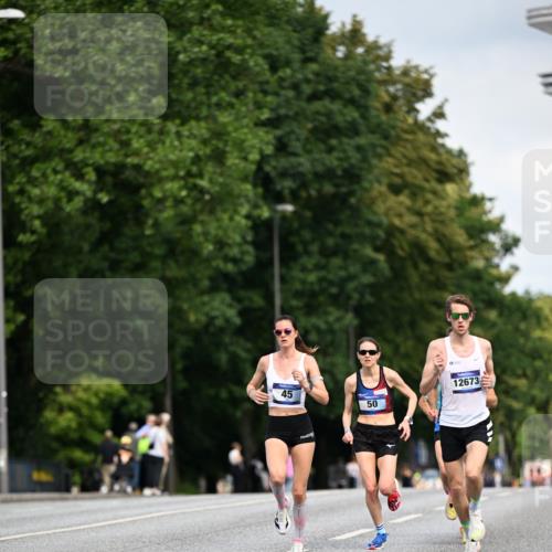 29.06.2025 - hella hamburg halbmarathon Dr. Thomas Lammeyer http://msf.ph/oto/8151593 29.06.2025 09:40:40 Kennedybrücke 45, 50, 3944 meine-sportfotos.de