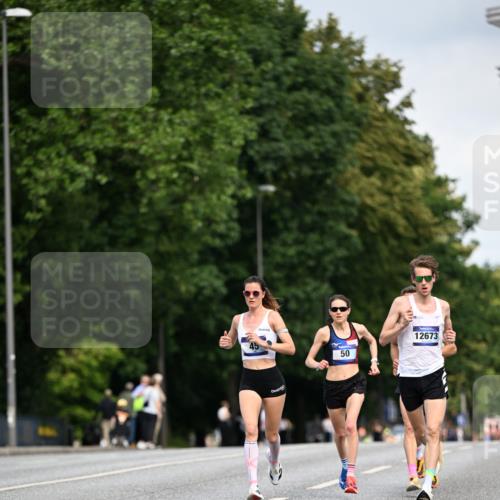 29.06.2025 - hella hamburg halbmarathon Dr. Thomas Lammeyer http://msf.ph/oto/8151598 29.06.2025 09:40:40 Kennedybrücke 45, 50, 3944 meine-sportfotos.de