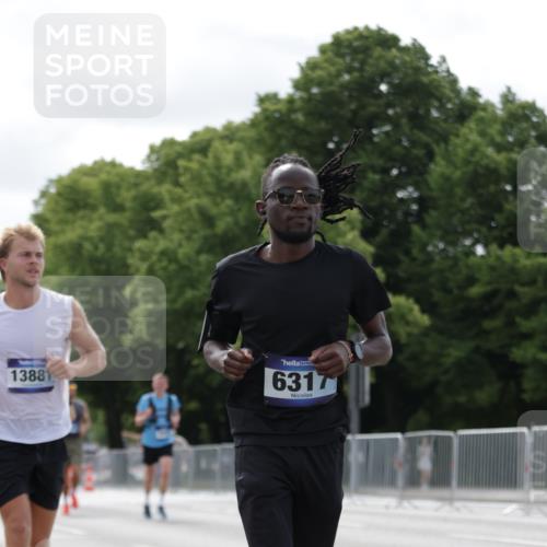 29.06.2025 - hella hamburg halbmarathon Jannik Wohlers http://msf.ph/oto/8151616 29.06.2025 10:14:46 Lombardsbrücke 1296, 1379, 1524, 1575, 1745, 2140, 2281, 3507, 3509, 3513, 3650, 3844, 4495, 4641, 5271, 5800, 5986, 6181, 6248, 6317, 7452, 7881, 8237, 8256, 8275, 8563, 8609, 9113, 9847, 9911, 9975, 10589, 10717, 11271, 11598, 11611, 11683, 12524, 12634, 13683, 13881, 14617, 14999, 15037, 15038, 16208, 16419, 17128, 17708, 17847, 18769, 18800, 18939 meine-sportfotos.de