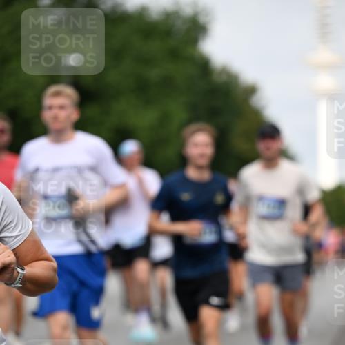 29.06.2025 - hella hamburg halbmarathon Dr. Thomas Lammeyer http://msf.ph/oto/8151621 29.06.2025 10:07:02 Kennedybrücke 1414, 2142, 2619, 2712, 2780, 2810, 2819, 3225, 4204, 4665, 5734, 6208, 6295, 6752, 6815, 6997, 7869, 7888, 8003, 8364, 8481, 8483, 8624, 9006, 10128, 10295 meine-sportfotos.de