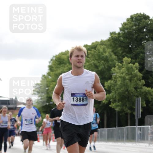 29.06.2025 - hella hamburg halbmarathon Jannik Wohlers http://msf.ph/oto/8151630 29.06.2025 10:14:47 Lombardsbrücke 1296, 1379, 1524, 1575, 1745, 2140, 2281, 3507, 3509, 3513, 3650, 3844, 4495, 4641, 5271, 5800, 5986, 6181, 6248, 6317, 7452, 7881, 8237, 8256, 8275, 8609, 9113, 9847, 9911, 9975, 9997, 10589, 11271, 11598, 11611, 11683, 12524, 12634, 13683, 13881, 14617, 15037, 15038, 16208, 16419, 17128, 17847, 18769, 18800, 18939 meine-sportfotos.de