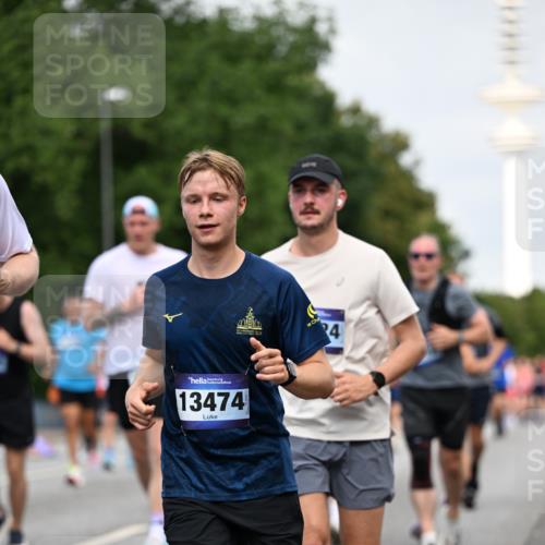 29.06.2025 - hella hamburg halbmarathon Dr. Thomas Lammeyer http://msf.ph/oto/8151639 29.06.2025 10:07:03 Kennedybrücke 1414, 2142, 2619, 2712, 2780, 2810, 2819, 3225, 3630, 4066, 4204, 4665, 5734, 6208, 6752, 6815, 6997, 7869, 7888, 8003, 8364, 8481, 8483, 8624, 9006, 10128, 10295 meine-sportfotos.de