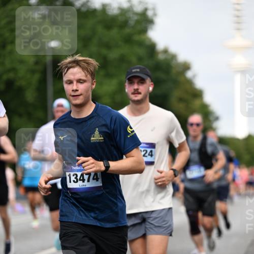 29.06.2025 - hella hamburg halbmarathon Dr. Thomas Lammeyer http://msf.ph/oto/8151644 29.06.2025 10:07:03 Kennedybrücke 1414, 2142, 2619, 2712, 2780, 2810, 2819, 3225, 3630, 4066, 4204, 4665, 5734, 6208, 6752, 6815, 6997, 7869, 7888, 8003, 8364, 8481, 8483, 8624, 9006, 10128, 10295 meine-sportfotos.de