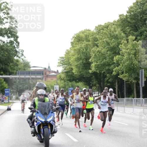 29.06.2025 - hella hamburg halbmarathon Jannik Wohlers http://msf.ph/oto/8151652 29.06.2025 09:30:55 Lombardsbrücke  meine-sportfotos.de