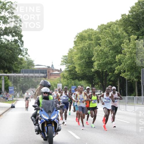 29.06.2025 - hella hamburg halbmarathon Jannik Wohlers http://msf.ph/oto/8151657 29.06.2025 09:30:56 Lombardsbrücke 1, 5, 7, 10, 11, 16, 23, 25, 59 meine-sportfotos.de