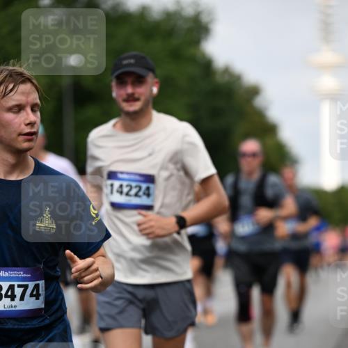 29.06.2025 - hella hamburg halbmarathon Dr. Thomas Lammeyer http://msf.ph/oto/8151659 29.06.2025 10:07:04 Kennedybrücke 1414, 1702, 2142, 2619, 2712, 2780, 2810, 2819, 3225, 3630, 4066, 4204, 4613, 4665, 5734, 6208, 6752, 6815, 6997, 7869, 7888, 8003, 8364, 8481, 8483, 8624, 9006, 10128, 10295 meine-sportfotos.de