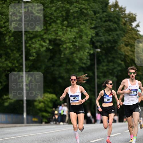 29.06.2025 - hella hamburg halbmarathon Dr. Thomas Lammeyer http://msf.ph/oto/8151686 29.06.2025 09:40:41 Kennedybrücke 45, 50, 3944 meine-sportfotos.de