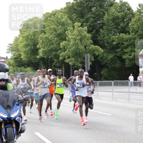 29.06.2025 - hella hamburg halbmarathon Jannik Wohlers http://msf.ph/oto/8151687 29.06.2025 09:30:56 Lombardsbrücke 1, 5, 7, 10, 11, 16, 23, 25, 59 meine-sportfotos.de