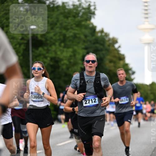 29.06.2025 - hella hamburg halbmarathon Dr. Thomas Lammeyer http://msf.ph/oto/8151708 29.06.2025 10:07:05 Kennedybrücke 1414, 1702, 2142, 2619, 2712, 2780, 2810, 2819, 3225, 3630, 4066, 4204, 4613, 4665, 5734, 6208, 6752, 6815, 6997, 7869, 7888, 8003, 8481, 8483, 8624, 9006, 10128 meine-sportfotos.de