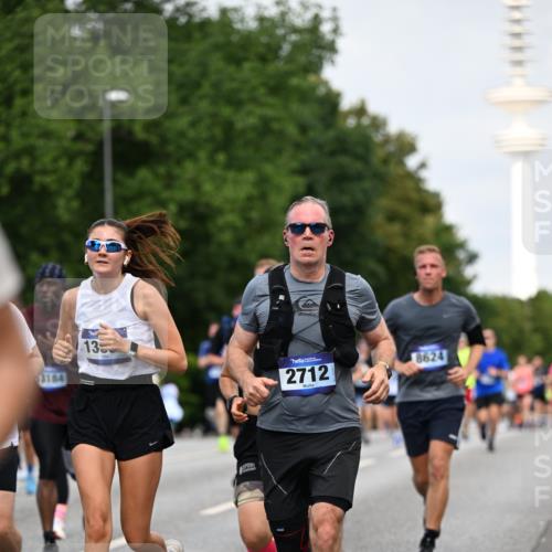 29.06.2025 - hella hamburg halbmarathon Dr. Thomas Lammeyer http://msf.ph/oto/8151712 29.06.2025 10:07:05 Kennedybrücke 1414, 1702, 2142, 2619, 2712, 2780, 2810, 2819, 3225, 3630, 4066, 4204, 4613, 4665, 5734, 6208, 6752, 6815, 6997, 7869, 7888, 8003, 8481, 8483, 8624, 9006, 10128 meine-sportfotos.de