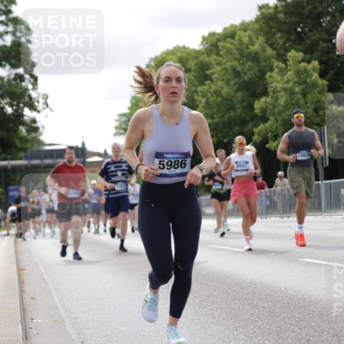 29.06.2025 - hella hamburg halbmarathon Jannik Wohlers http://msf.ph/oto/8151714 29.06.2025 10:14:50 Lombardsbrücke 1296, 1524, 1745, 2281, 3513, 3650, 4495, 5271, 5986, 6317, 7452, 7809, 7810, 7881, 8237, 8256, 8609, 9847, 9975, 9997, 11271, 11598, 11683, 12524, 12634, 13453, 13500, 13881, 14617, 15150, 15740, 16419, 17128, 18769, 18800, 18939, 19027 meine-sportfotos.de