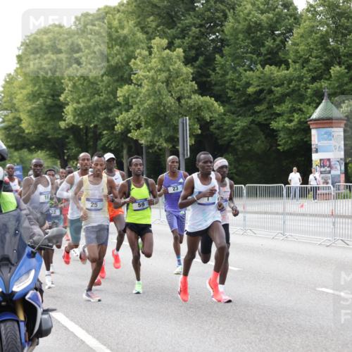 29.06.2025 - hella hamburg halbmarathon Jannik Wohlers http://msf.ph/oto/8151715 29.06.2025 09:30:57 Lombardsbrücke 1, 4, 5, 6, 7, 10, 11, 13, 16, 22, 23, 25, 59 meine-sportfotos.de