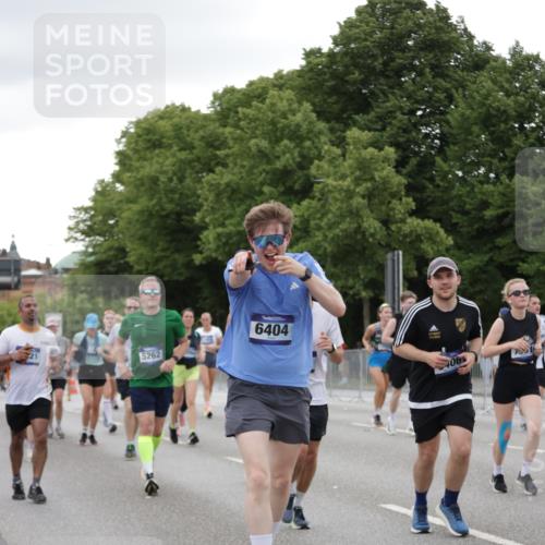 29.06.2025 - hella hamburg halbmarathon Jannik Wohlers http://msf.ph/oto/8151717 29.06.2025 10:51:49 Lombardsbrücke 1978, 3038, 3645, 4087, 4273, 4436, 4815, 5062, 5262, 6386, 6403, 6404, 6406, 6456, 6985, 7690, 7691, 8194, 8196, 8250, 8251, 9368, 9460, 9730, 10296, 10342, 10634, 10673, 10884, 11084, 11126, 11127, 11375, 11736, 11899, 11974, 12089, 12247, 12510, 12525, 12546, 12558, 12969, 13094, 13538, 14215, 14235, 16234, 16262, 16492, 16752, 16973, 17253, 17277, 17326, 17327, 18078, 18115, 18221, 18633, 18668, 18756, 18817 meine-sportfotos.de