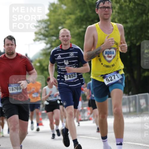 29.06.2025 - hella hamburg halbmarathon Jannik Wohlers http://msf.ph/oto/8151722 29.06.2025 10:14:51 Lombardsbrücke 1296, 1524, 1745, 2281, 3513, 3650, 4495, 5271, 5986, 6317, 7452, 7809, 7810, 7881, 8237, 8256, 8609, 9307, 9423, 9847, 9975, 9997, 11598, 11683, 12524, 12634, 13453, 13500, 13881, 14617, 15150, 15740, 17128, 17949, 18769, 18800, 18939, 19027 meine-sportfotos.de