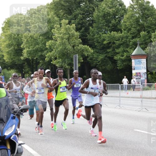 29.06.2025 - hella hamburg halbmarathon Jannik Wohlers http://msf.ph/oto/8151729 29.06.2025 09:30:57 Lombardsbrücke 1, 4, 5, 6, 7, 10, 11, 13, 16, 22, 23, 25, 59 meine-sportfotos.de