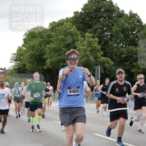 29.06.2025 - hella hamburg halbmarathon Jannik Wohlers http://msf.ph/oto/8151740 29.06.2025 10:51:50 Lombardsbrücke 1978, 3038, 3645, 4087, 4273, 4436, 4815, 5262, 6386, 6403, 6404, 6406, 6456, 6985, 7690, 7691, 7735, 8194, 8196, 8250, 8251, 9368, 9730, 9731, 10296, 10342, 10634, 10884, 11084, 11126, 11127, 11375, 11736, 11899, 11974, 12089, 12247, 12510, 12525, 12546, 12558, 12969, 13094, 13538, 14215, 14235, 16234, 16262, 16492, 16752, 16973, 17253, 17277, 17326, 17327, 18078, 18115, 18221, 18633, 18668, 18756, 18817 meine-sportfotos.de