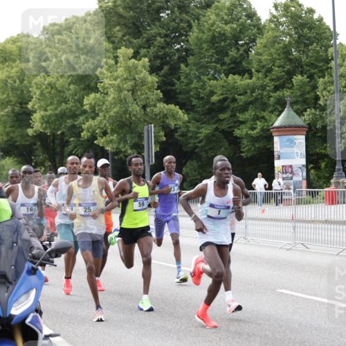 29.06.2025 - hella hamburg halbmarathon Jannik Wohlers http://msf.ph/oto/8151742 29.06.2025 09:30:57 Lombardsbrücke 1, 4, 5, 6, 7, 10, 11, 13, 16, 22, 23, 25, 59 meine-sportfotos.de