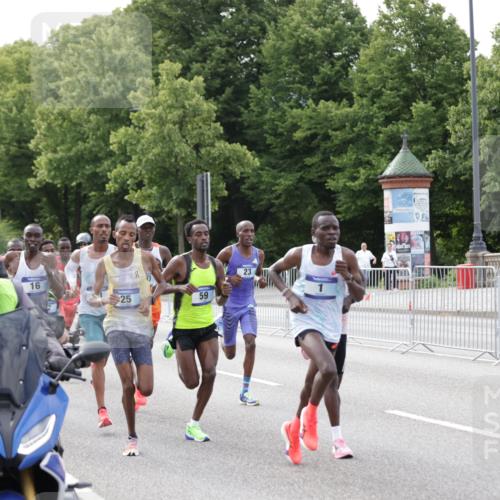 29.06.2025 - hella hamburg halbmarathon Jannik Wohlers http://msf.ph/oto/8151748 29.06.2025 09:30:57 Lombardsbrücke 1, 4, 5, 6, 7, 10, 11, 13, 16, 22, 23, 25, 59 meine-sportfotos.de