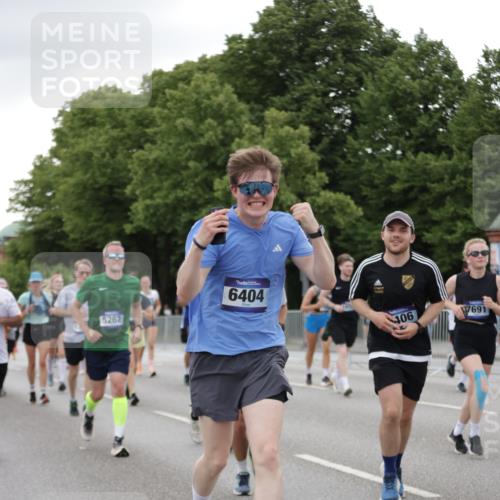 29.06.2025 - hella hamburg halbmarathon Jannik Wohlers http://msf.ph/oto/8151754 29.06.2025 10:51:50 Lombardsbrücke 1978, 3038, 3645, 4087, 4273, 4436, 4815, 5262, 6386, 6403, 6404, 6406, 6456, 6985, 7690, 7691, 7735, 8194, 8196, 8250, 8251, 9368, 9730, 9731, 10296, 10342, 10634, 10884, 11084, 11126, 11127, 11375, 11736, 11899, 11974, 12089, 12247, 12510, 12525, 12546, 12558, 12969, 13094, 13538, 14215, 14235, 16234, 16262, 16492, 16752, 16973, 17253, 17277, 17326, 17327, 18078, 18115, 18221, 18633, 18668, 18756, 18817 meine-sportfotos.de