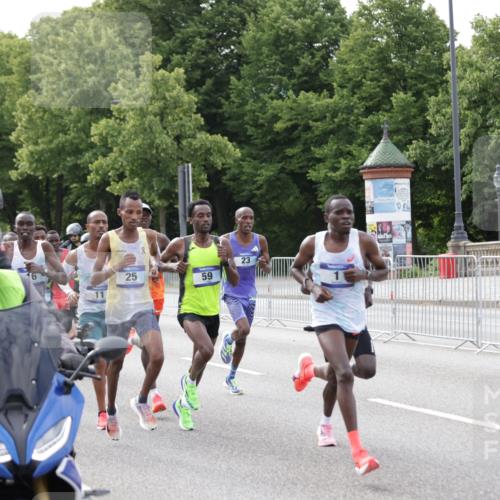 29.06.2025 - hella hamburg halbmarathon Jannik Wohlers http://msf.ph/oto/8151757 29.06.2025 09:30:57 Lombardsbrücke 1, 4, 5, 6, 7, 10, 11, 13, 16, 22, 23, 25, 59 meine-sportfotos.de
