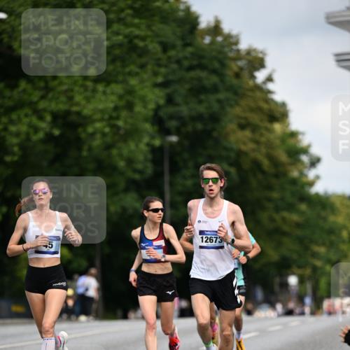 29.06.2025 - hella hamburg halbmarathon Dr. Thomas Lammeyer http://msf.ph/oto/8151758 29.06.2025 09:40:42 Kennedybrücke 45, 50, 3944 meine-sportfotos.de