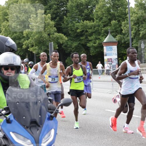 29.06.2025 - hella hamburg halbmarathon Jannik Wohlers http://msf.ph/oto/8151770 29.06.2025 09:30:57 Lombardsbrücke 1, 4, 5, 6, 7, 10, 11, 13, 16, 22, 23, 25, 59 meine-sportfotos.de