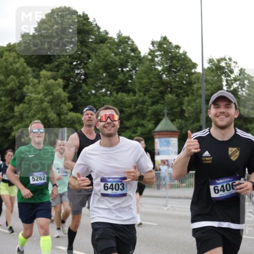 29.06.2025 - hella hamburg halbmarathon Jannik Wohlers http://msf.ph/oto/8151772 29.06.2025 10:51:51 Lombardsbrücke 1978, 3645, 4087, 4273, 4436, 4815, 5262, 6386, 6403, 6404, 6406, 6456, 6671, 6985, 7690, 7691, 7735, 8194, 8196, 8250, 8251, 9368, 9731, 10296, 10342, 10634, 10884, 11084, 11126, 11127, 11375, 11736, 11899, 11974, 12089, 12247, 12510, 12525, 12546, 12558, 12969, 13094, 13538, 14215, 14235, 14893, 16234, 16262, 16492, 16752, 16973, 17326, 17327, 18078, 18115, 18221, 18633, 18668, 18756, 18817 meine-sportfotos.de