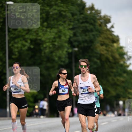 29.06.2025 - hella hamburg halbmarathon Dr. Thomas Lammeyer http://msf.ph/oto/8151776 29.06.2025 09:40:42 Kennedybrücke 45, 50, 3944 meine-sportfotos.de