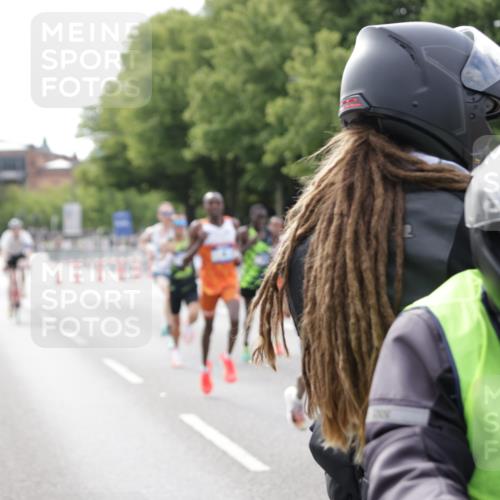 29.06.2025 - hella hamburg halbmarathon Jannik Wohlers http://msf.ph/oto/8151786 29.06.2025 09:30:58 Lombardsbrücke 1, 2, 4, 5, 6, 7, 8, 9, 10, 11, 13, 16, 22, 23, 25, 59 meine-sportfotos.de