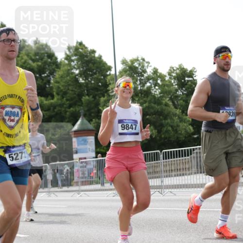 29.06.2025 - hella hamburg halbmarathon Jannik Wohlers http://msf.ph/oto/8151796 29.06.2025 10:14:53 Lombardsbrücke 1296, 1524, 1745, 2281, 2720, 3513, 3650, 4495, 5271, 5986, 6317, 7452, 7809, 7810, 7881, 8237, 8256, 8609, 9307, 9423, 9847, 9975, 9997, 10858, 11683, 12457, 12524, 13453, 13500, 13881, 14617, 15150, 15740, 16040, 17128, 17949, 18203, 18252, 18769, 18800, 18939, 19027 meine-sportfotos.de