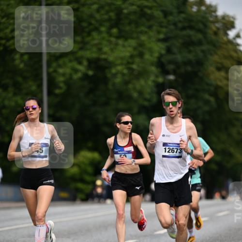 29.06.2025 - hella hamburg halbmarathon Dr. Thomas Lammeyer http://msf.ph/oto/8151807 29.06.2025 09:40:43 Kennedybrücke 45, 50, 3944 meine-sportfotos.de