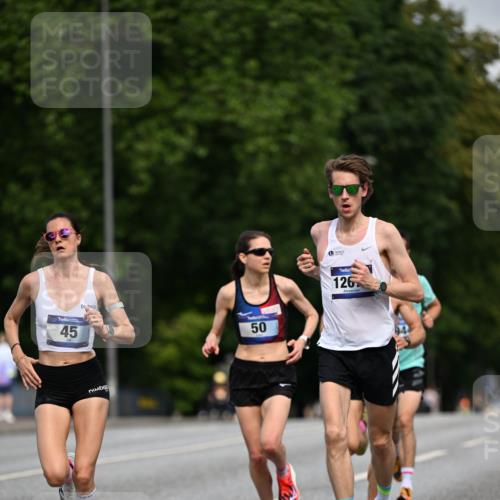29.06.2025 - hella hamburg halbmarathon Dr. Thomas Lammeyer http://msf.ph/oto/8151812 29.06.2025 09:40:43 Kennedybrücke 45, 50, 3944 meine-sportfotos.de