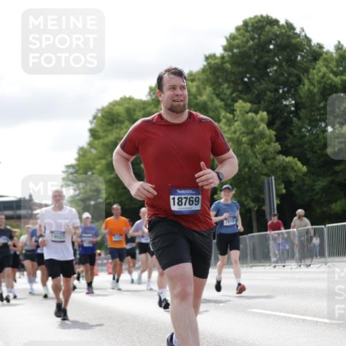 29.06.2025 - hella hamburg halbmarathon Jannik Wohlers http://msf.ph/oto/8151820 29.06.2025 10:14:55 Lombardsbrücke 1296, 1524, 1745, 2281, 2720, 3513, 3650, 5271, 5986, 6317, 7452, 7809, 7810, 8237, 8256, 9307, 9423, 9847, 9975, 9997, 10858, 12457, 12521, 12524, 13197, 13453, 13500, 13881, 15150, 15740, 16040, 17128, 17949, 18203, 18252, 18769, 18800, 18939, 19027 meine-sportfotos.de