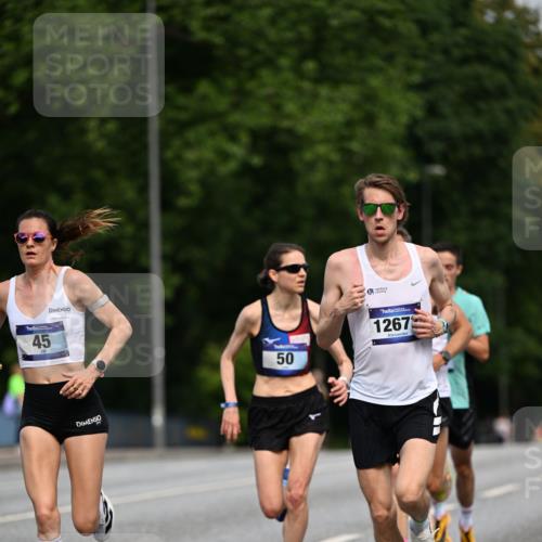 29.06.2025 - hella hamburg halbmarathon Dr. Thomas Lammeyer http://msf.ph/oto/8151822 29.06.2025 09:40:43 Kennedybrücke 45, 50, 3944 meine-sportfotos.de