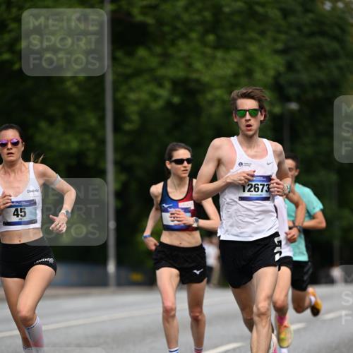 29.06.2025 - hella hamburg halbmarathon Dr. Thomas Lammeyer http://msf.ph/oto/8151827 29.06.2025 09:40:43 Kennedybrücke 45, 50, 3944 meine-sportfotos.de