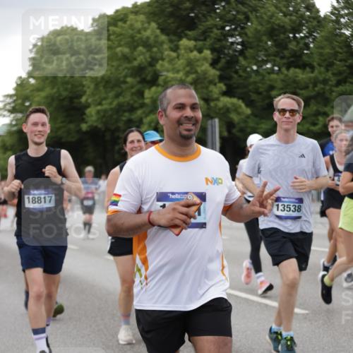 29.06.2025 - hella hamburg halbmarathon Jannik Wohlers http://msf.ph/oto/8151830 29.06.2025 10:51:54 Lombardsbrücke 3645, 4087, 4273, 4436, 4815, 5262, 6386, 6403, 6404, 6406, 6671, 6985, 7690, 7691, 7735, 7812, 8194, 8196, 9368, 9731, 10296, 10342, 10634, 10884, 11084, 11126, 11127, 11297, 11736, 11899, 11974, 12089, 12247, 12525, 12546, 12558, 13094, 13207, 13208, 13538, 14215, 14235, 14893, 16262, 16492, 16752, 16973, 17326, 17327, 18115, 18221, 18633, 18668, 18756, 18817 meine-sportfotos.de