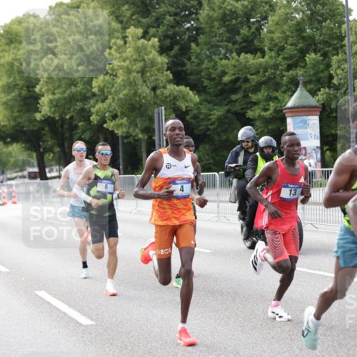 29.06.2025 - hella hamburg halbmarathon Jannik Wohlers http://msf.ph/oto/8151834 29.06.2025 09:30:59 Lombardsbrücke 1, 2, 4, 5, 6, 7, 8, 9, 10, 11, 13, 16, 22, 23, 25, 59 meine-sportfotos.de