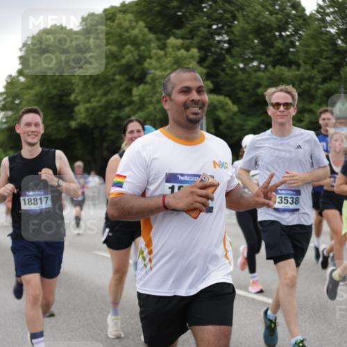 29.06.2025 - hella hamburg halbmarathon Jannik Wohlers http://msf.ph/oto/8151836 29.06.2025 10:51:54 Lombardsbrücke 3645, 4087, 4273, 4436, 4815, 5262, 6386, 6403, 6404, 6406, 6671, 6985, 7690, 7691, 7735, 7812, 8194, 8196, 9368, 9731, 10296, 10342, 10634, 10884, 11084, 11126, 11127, 11297, 11736, 11899, 11974, 12089, 12247, 12525, 12546, 12558, 13094, 13207, 13208, 13538, 14215, 14235, 14893, 16262, 16492, 16752, 16973, 17326, 17327, 18115, 18221, 18633, 18668, 18756, 18817 meine-sportfotos.de