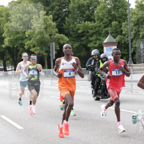 29.06.2025 - hella hamburg halbmarathon Jannik Wohlers http://msf.ph/oto/8151844 29.06.2025 09:30:59 Lombardsbrücke 1, 2, 4, 5, 6, 7, 8, 9, 10, 11, 13, 16, 22, 23, 25, 59 meine-sportfotos.de