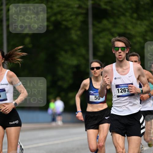 29.06.2025 - hella hamburg halbmarathon Dr. Thomas Lammeyer http://msf.ph/oto/8151848 29.06.2025 09:40:44 Kennedybrücke 45, 50, 3944 meine-sportfotos.de