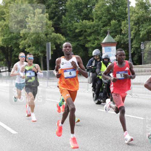 29.06.2025 - hella hamburg halbmarathon Jannik Wohlers http://msf.ph/oto/8151849 29.06.2025 09:30:59 Lombardsbrücke 1, 2, 4, 5, 6, 7, 8, 9, 10, 11, 13, 16, 22, 23, 25, 59 meine-sportfotos.de
