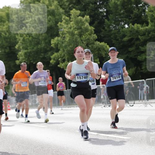 29.06.2025 - hella hamburg halbmarathon Jannik Wohlers http://msf.ph/oto/8151860 29.06.2025 10:14:56 Lombardsbrücke 1524, 2281, 2720, 3513, 3650, 5271, 5739, 5986, 6317, 7452, 7809, 7810, 8237, 8256, 9307, 9423, 9847, 9997, 10858, 12457, 12521, 12524, 13197, 13453, 13500, 13881, 15150, 15740, 16040, 17949, 18203, 18252, 18769, 18800, 18939, 19027 meine-sportfotos.de