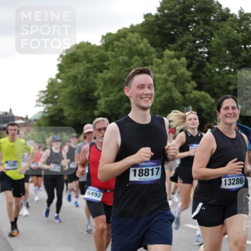 29.06.2025 - hella hamburg halbmarathon Jannik Wohlers http://msf.ph/oto/8151864 29.06.2025 10:51:55 Lombardsbrücke 2528, 3645, 4087, 4273, 4436, 4815, 5262, 6386, 6403, 6404, 6406, 6671, 6985, 7690, 7691, 7735, 7812, 8194, 8196, 9103, 9368, 9731, 10080, 10296, 10342, 10634, 10884, 11084, 11126, 11127, 11297, 11736, 11899, 11974, 12089, 12247, 12525, 12546, 12558, 13094, 13207, 13208, 13538, 14215, 14235, 14893, 16262, 16492, 16752, 16973, 17326, 17327, 18115, 18221, 18633, 18668, 18756, 18817 meine-sportfotos.de