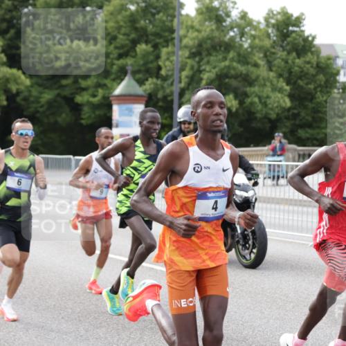 29.06.2025 - hella hamburg halbmarathon Jannik Wohlers http://msf.ph/oto/8151877 29.06.2025 09:30:59 Lombardsbrücke 1, 2, 4, 5, 6, 7, 8, 9, 10, 11, 13, 16, 22, 23, 25, 59 meine-sportfotos.de