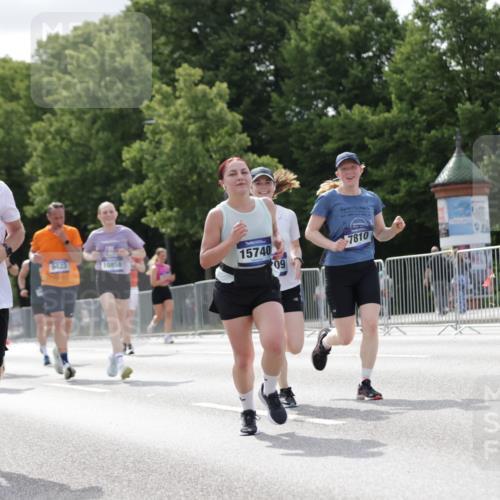 29.06.2025 - hella hamburg halbmarathon Jannik Wohlers http://msf.ph/oto/8151881 29.06.2025 10:14:56 Lombardsbrücke 1524, 2281, 2720, 3513, 3650, 5271, 5739, 5986, 6317, 7452, 7809, 7810, 8237, 8256, 9307, 9423, 9847, 9997, 10858, 12457, 12521, 12524, 13197, 13453, 13500, 13881, 15150, 15740, 16040, 17949, 18203, 18252, 18769, 18800, 18939, 19027 meine-sportfotos.de